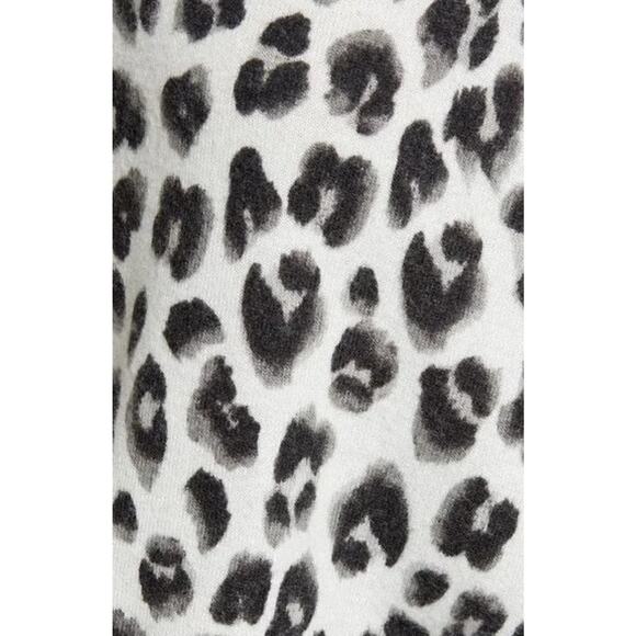 Gibsonlook Snow Leopard Print Top XS NWOT Ultra Soft - Picture 4 of 6